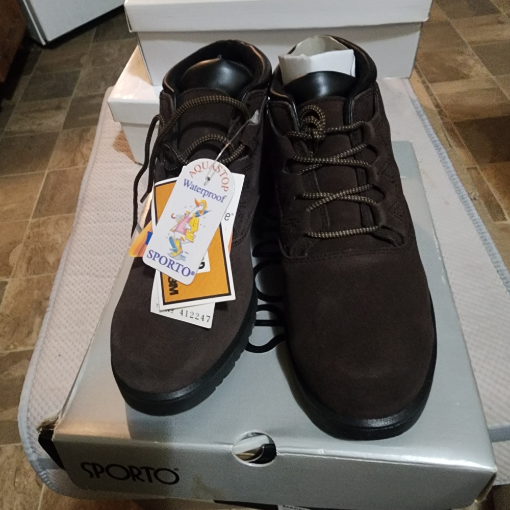 New Sporto Women Brown Waterproof Boots 3M Size 8.5 Wide Women